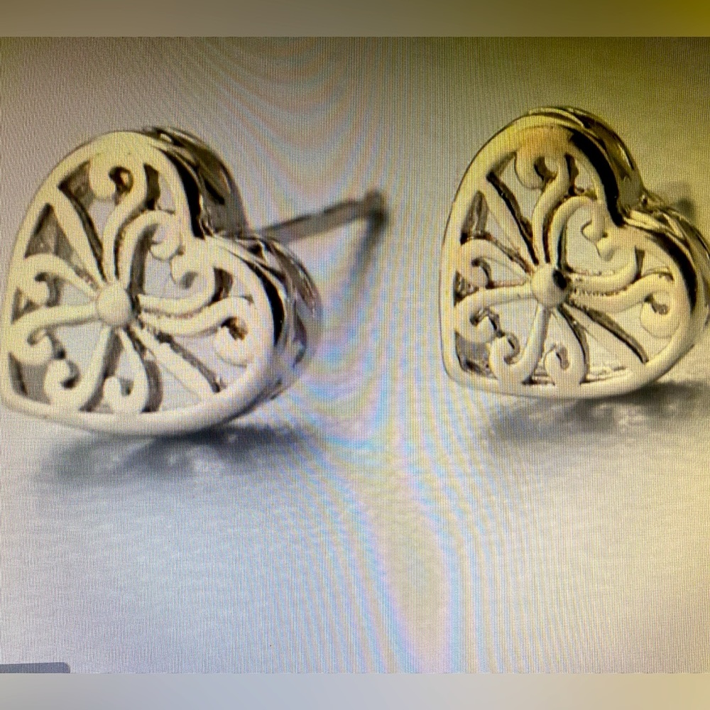 Micro Beautiful 925 Sterling Silver Studs carved heart earrings